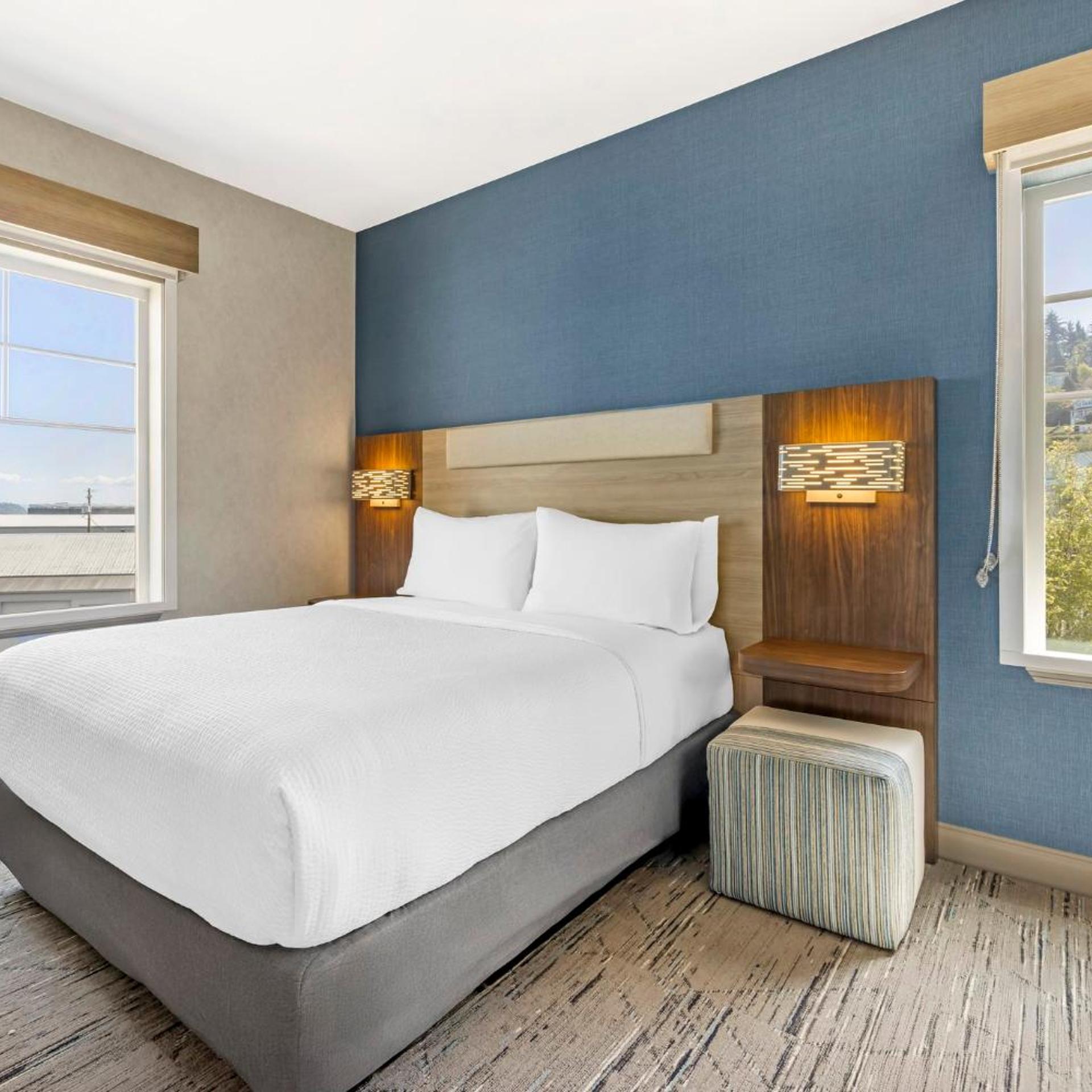 holiday inn express and suites astoria by ihg