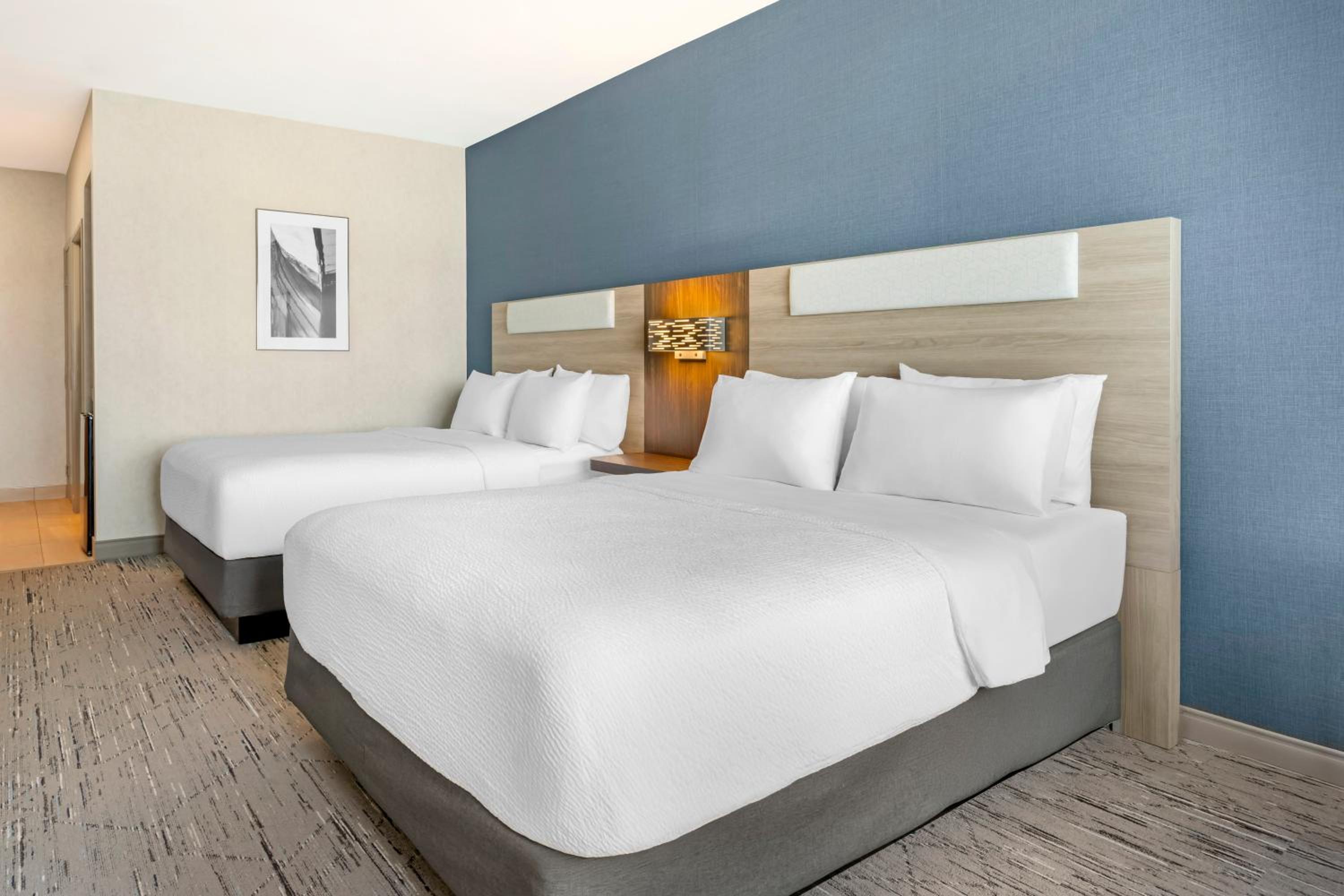 holiday inn express and suites astoria by ihg