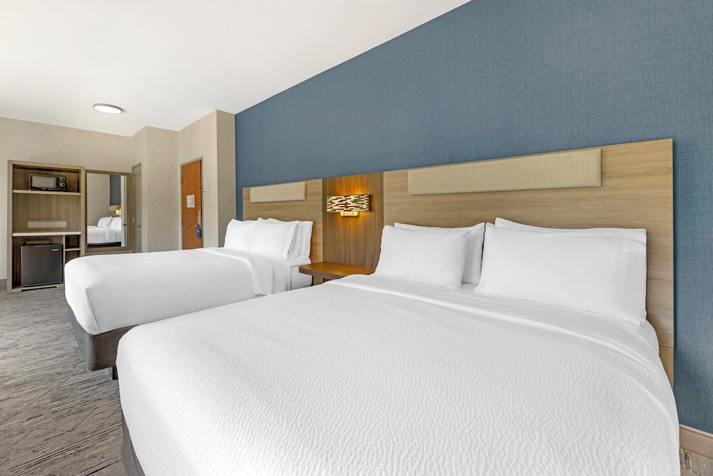 holiday inn express and suites astoria by ihg