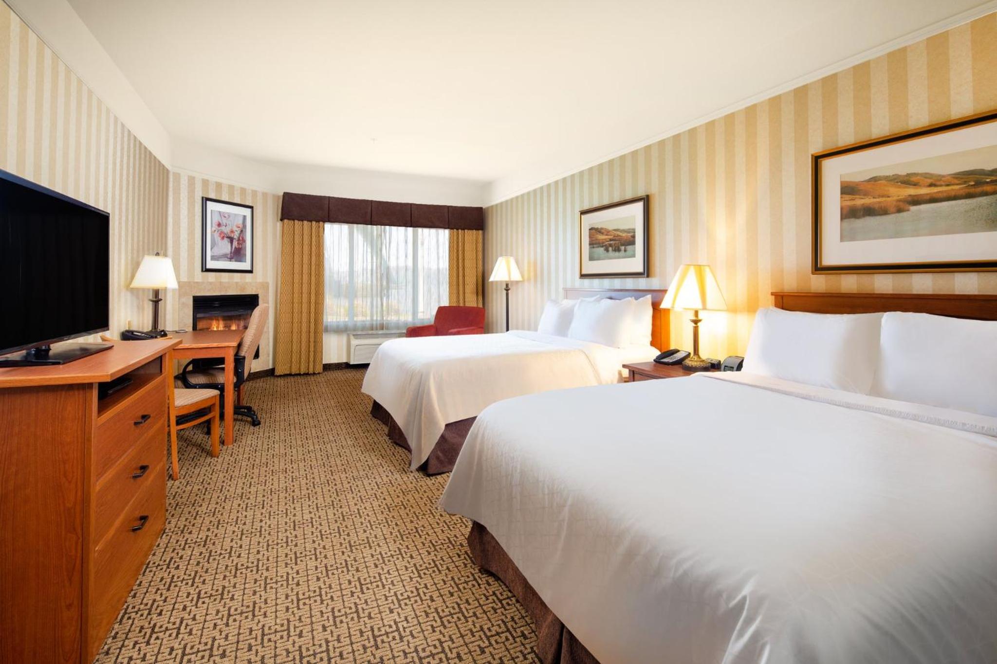 holiday inn express and suites astoria by ihg