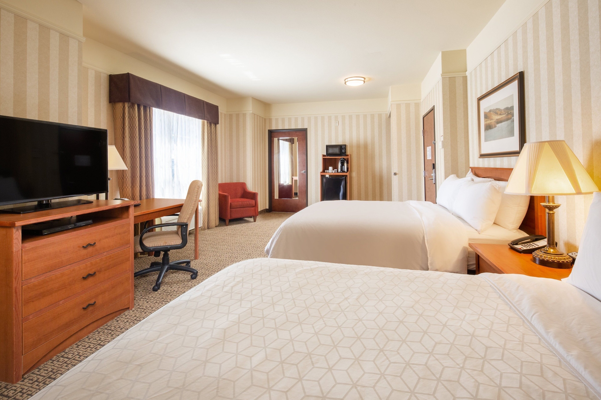 holiday inn express and suites astoria by ihg