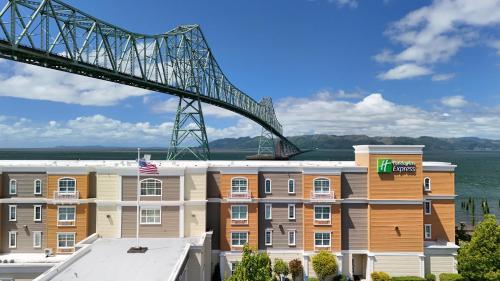holiday inn express and suites astoria by ihg