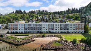 holiday inn express and suites astoria by ihg