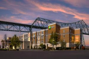 holiday inn express and suites astoria by ihg