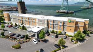 holiday inn express and suites astoria by ihg