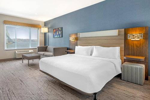 holiday inn express and suites astoria by ihg