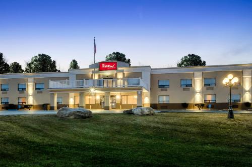 red roof inn and suites newburgh stewart airport
