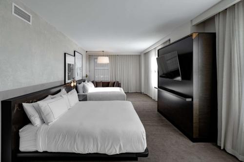 hotel fort des moines curio collection by hilton