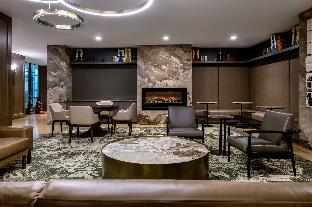 hotel fort des moines curio collection by hilton