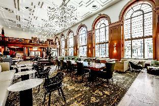 hotel fort des moines curio collection by hilton