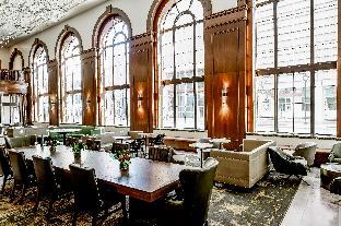 hotel fort des moines curio collection by hilton
