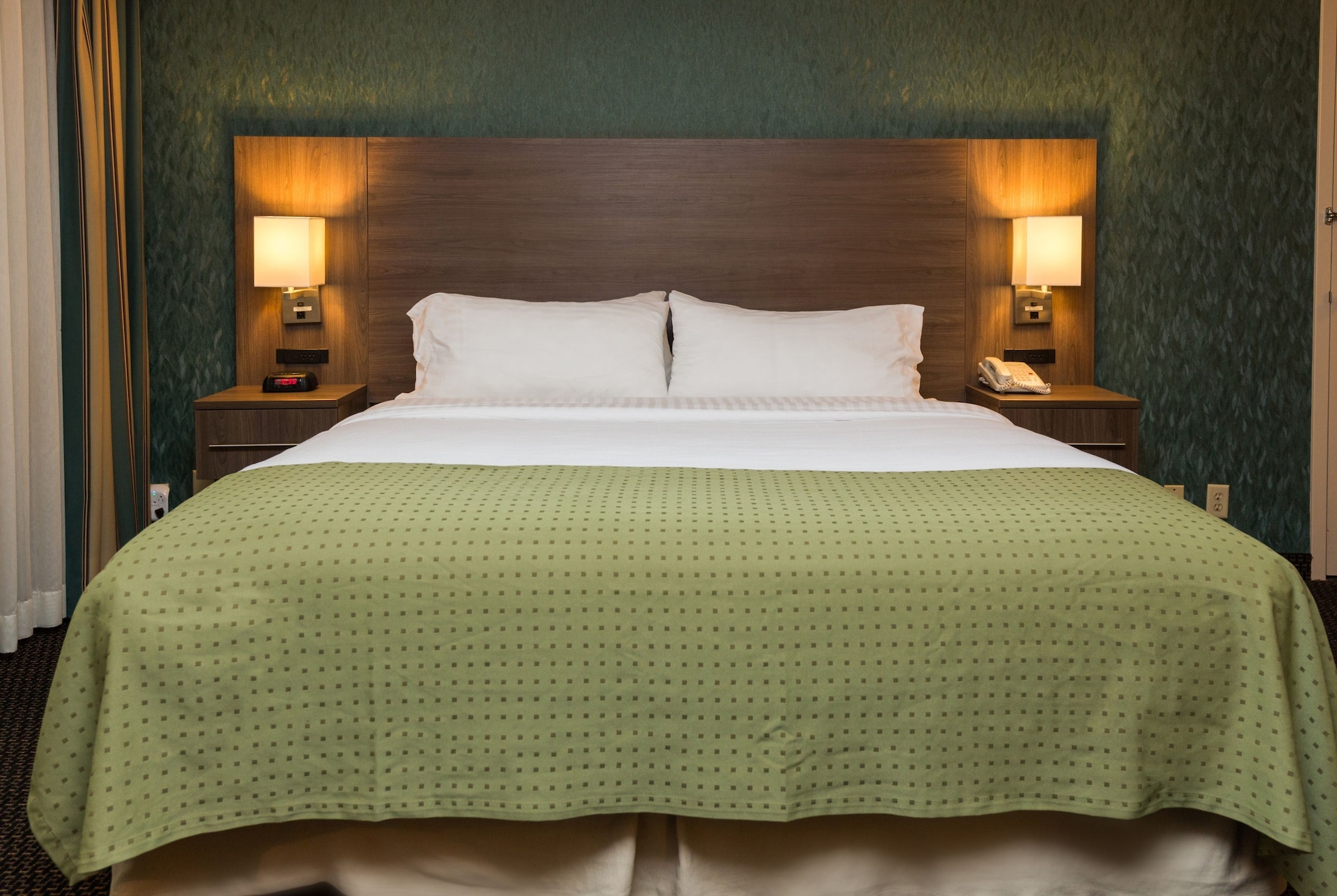 holiday inn downtown mercy area by ihg
