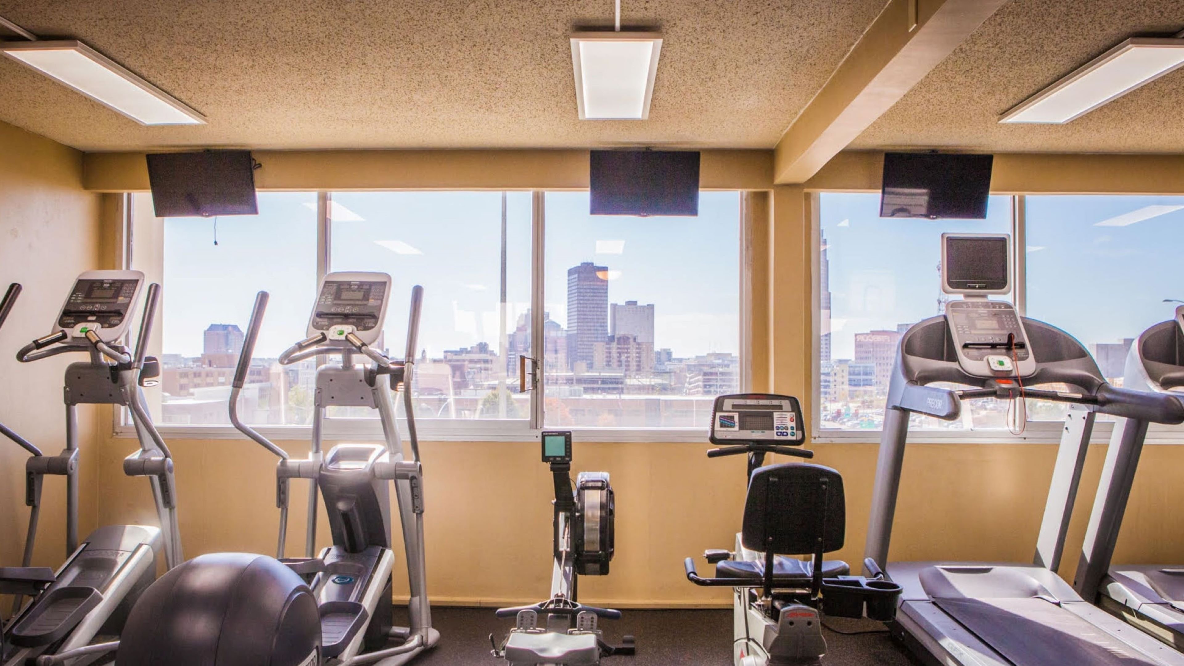 holiday inn downtown mercy area by ihg
