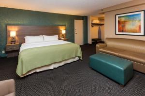 holiday inn downtown mercy area by ihg