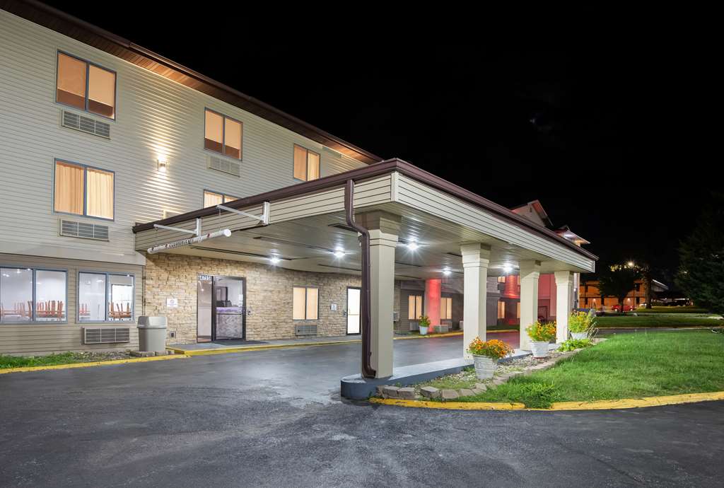 econo lodge inn and suites des moines merle hays road