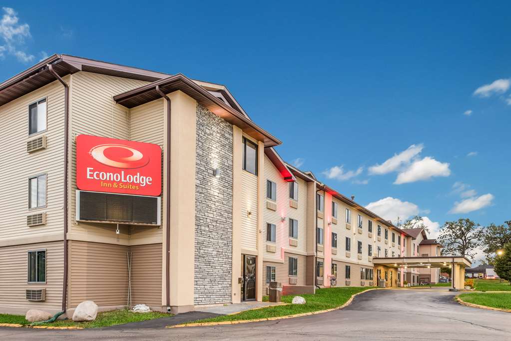 econo lodge inn and suites des moines merle hays road
