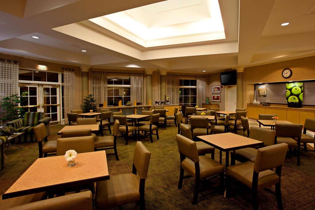 la quinta inn and suites by wyndham greensboro nc