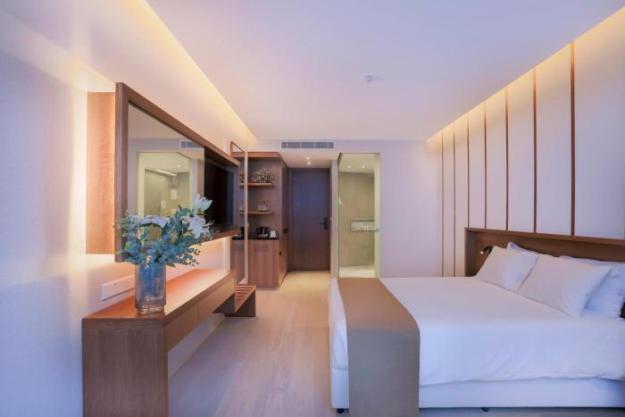 radisson beach resort larnaca