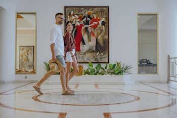 the golden coast beach hotel