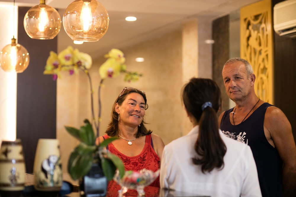 splendid holiday hotel