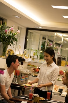 splendid holiday hotel