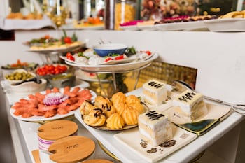 splendid holiday hotel