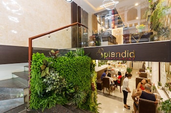 splendid holiday hotel