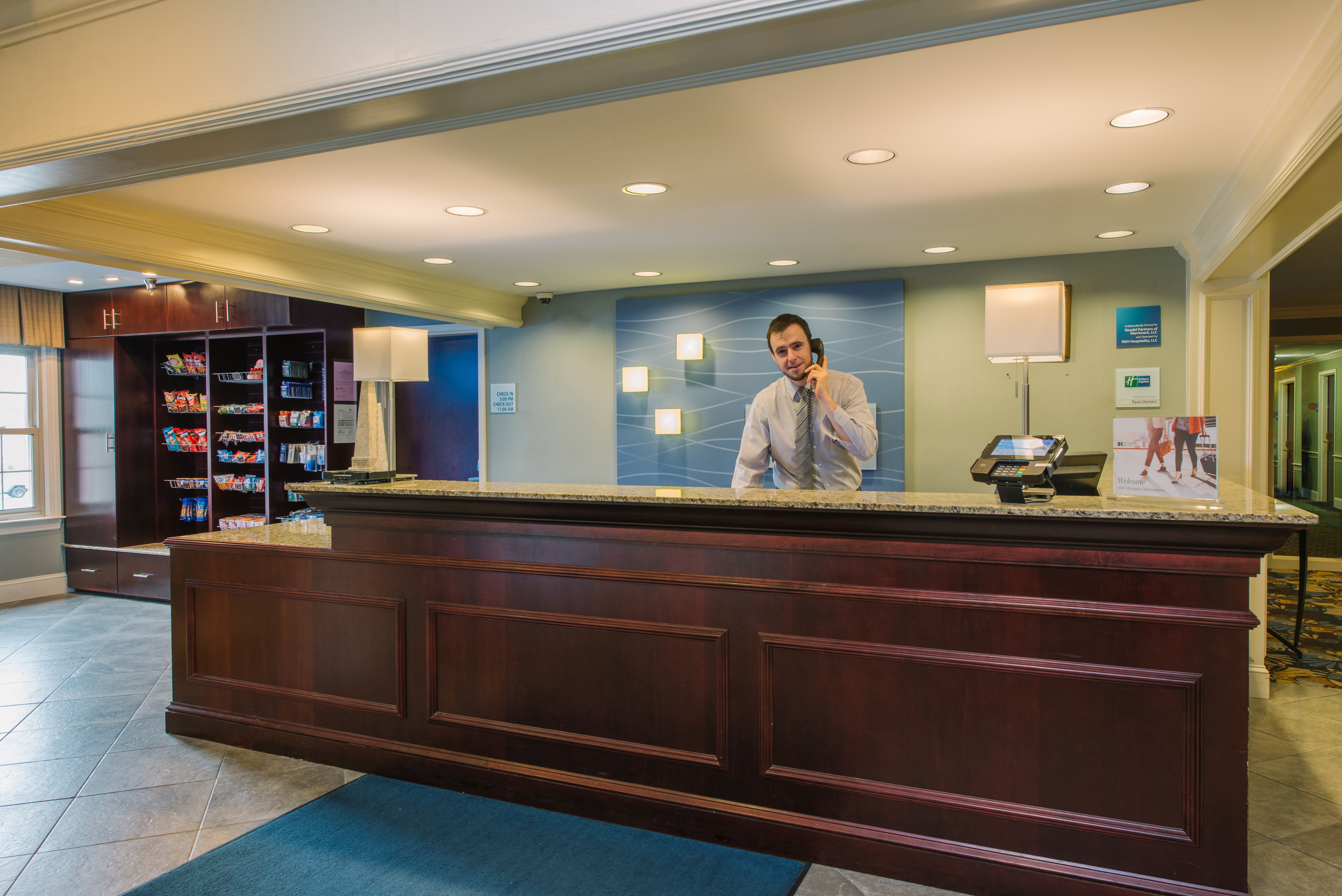 holiday inn express and suites merrimack by ihg