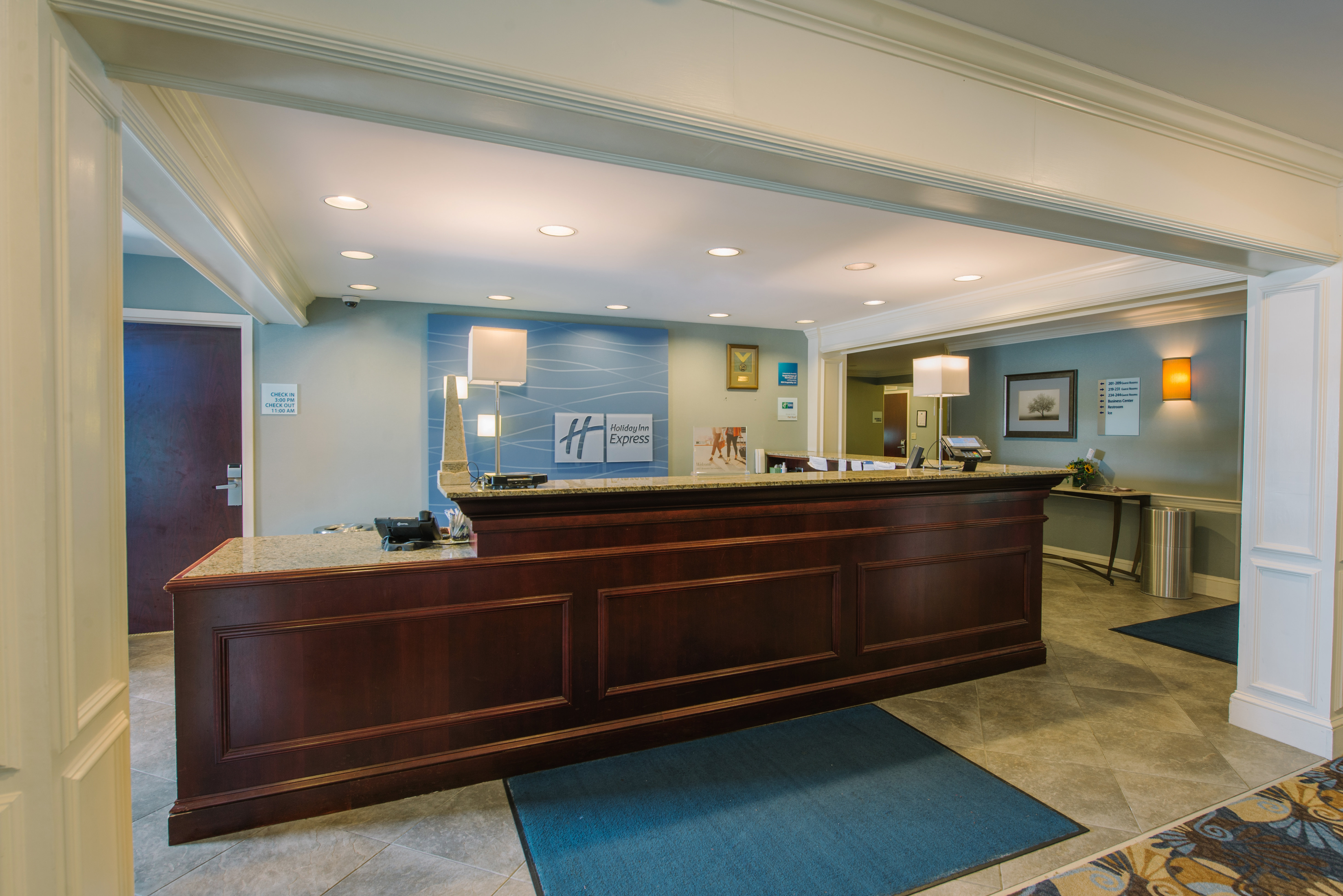 holiday inn express and suites merrimack by ihg