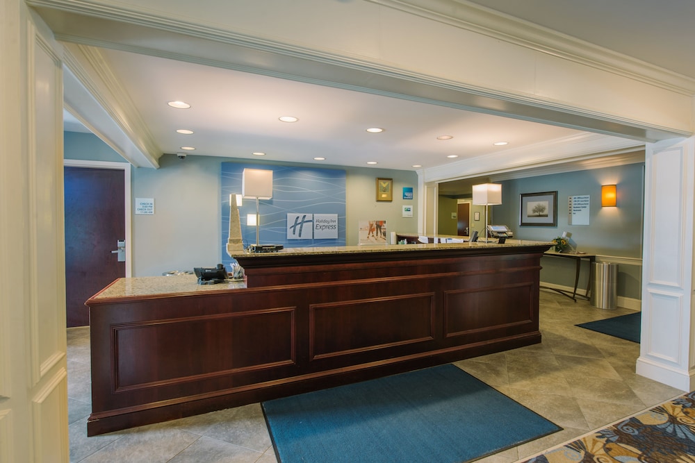 holiday inn express and suites merrimack by ihg