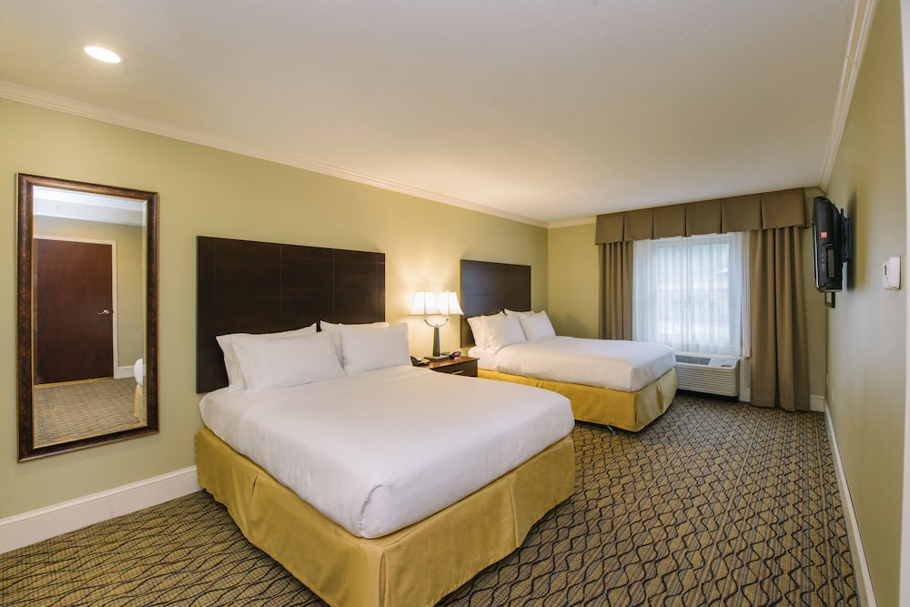 holiday inn express and suites merrimack by ihg