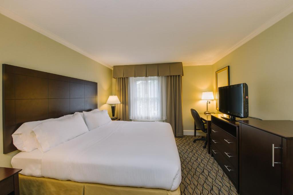 holiday inn express and suites merrimack by ihg