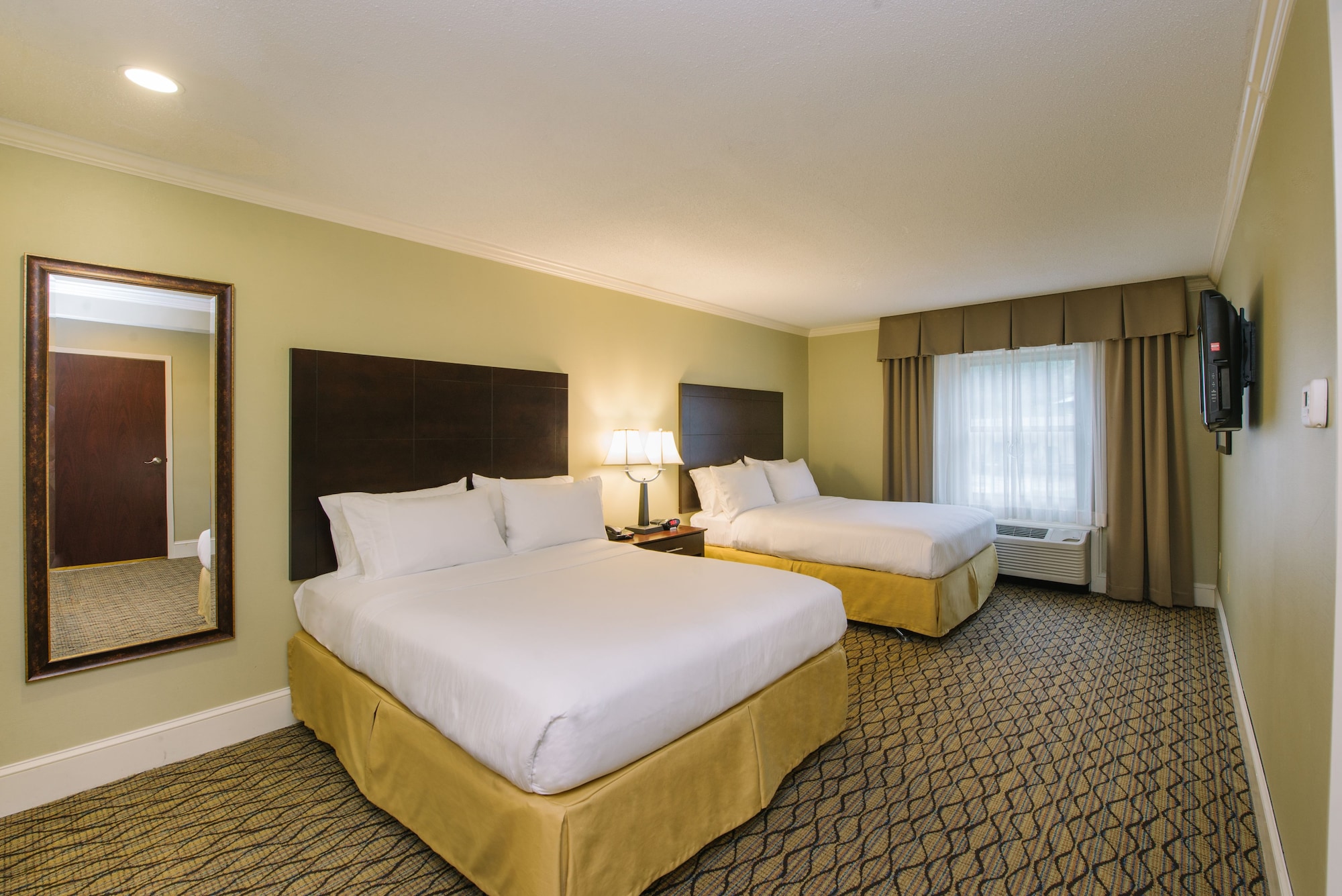 holiday inn express and suites merrimack by ihg