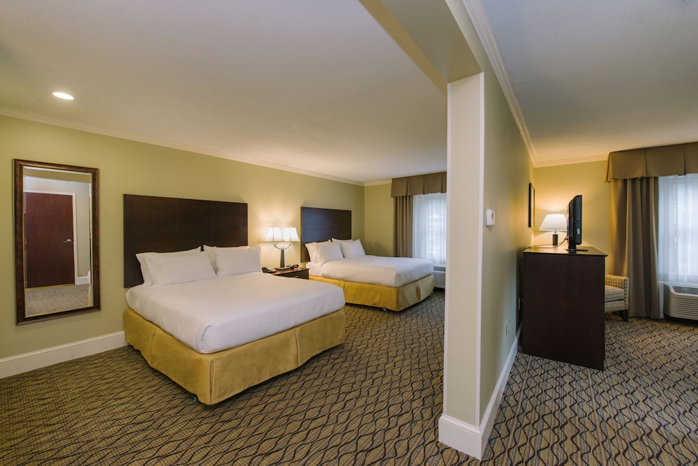 holiday inn express and suites merrimack by ihg