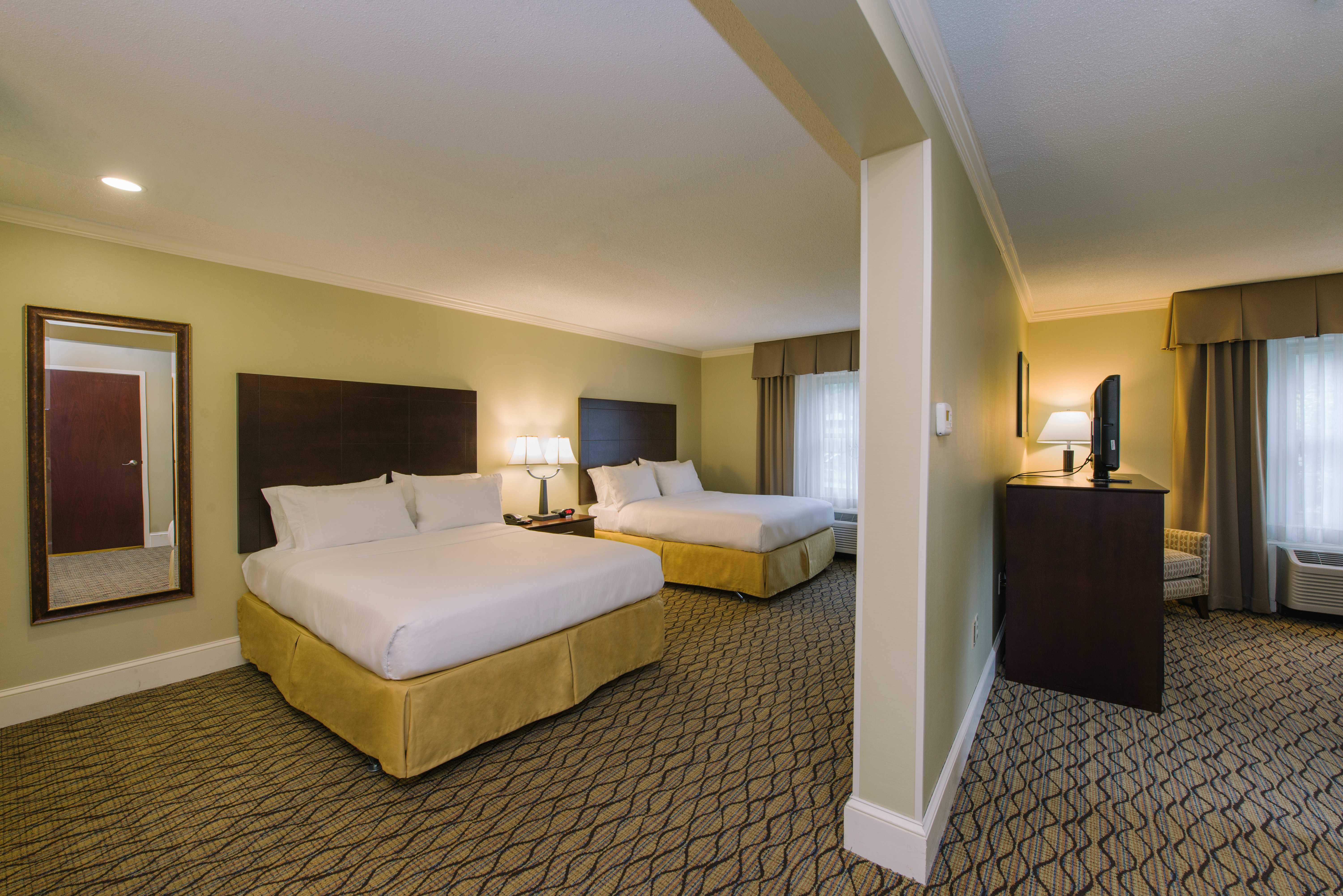holiday inn express and suites merrimack by ihg