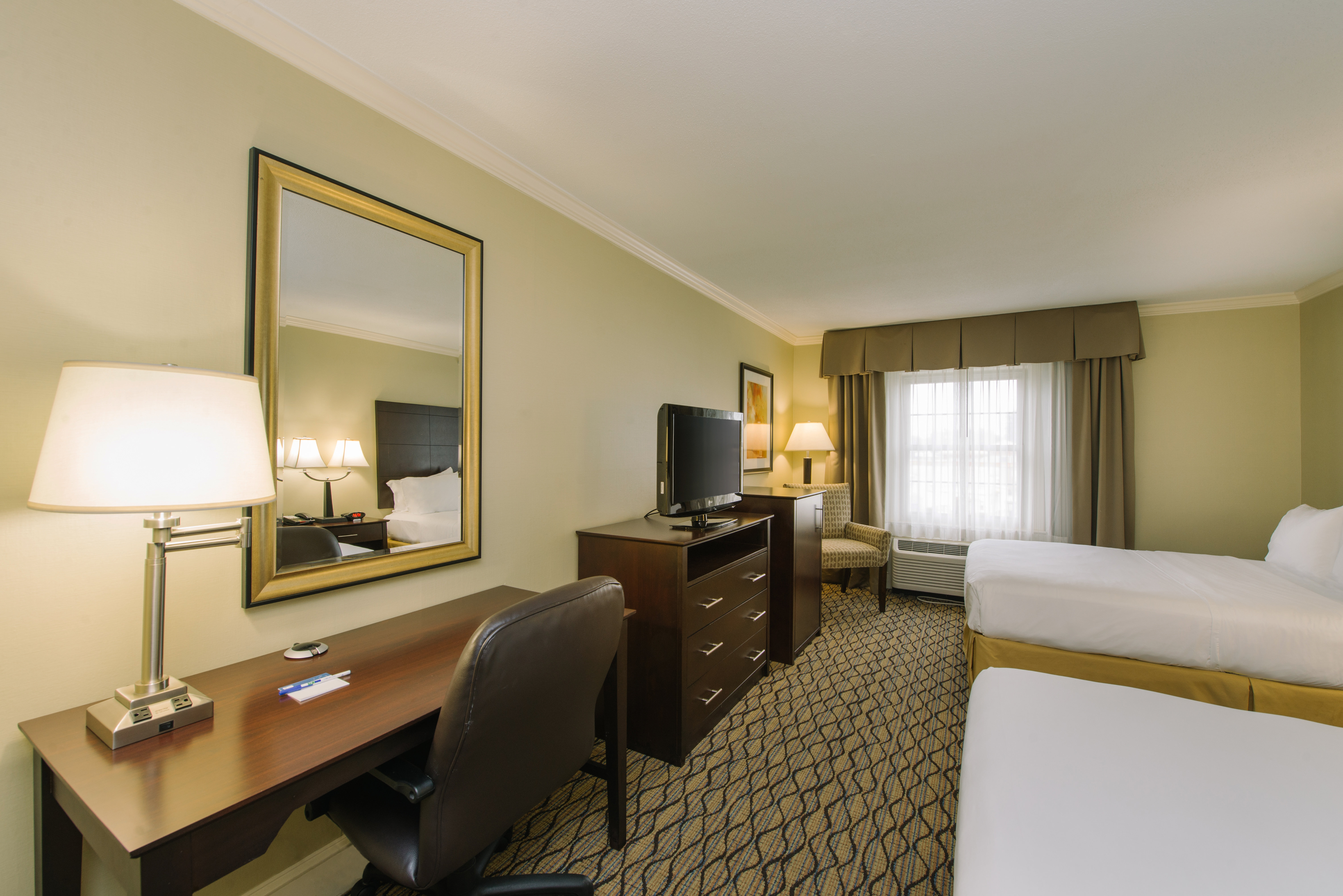 holiday inn express and suites merrimack by ihg