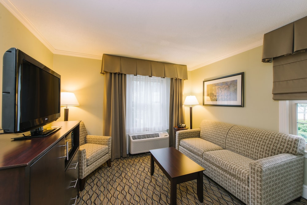 holiday inn express and suites merrimack by ihg