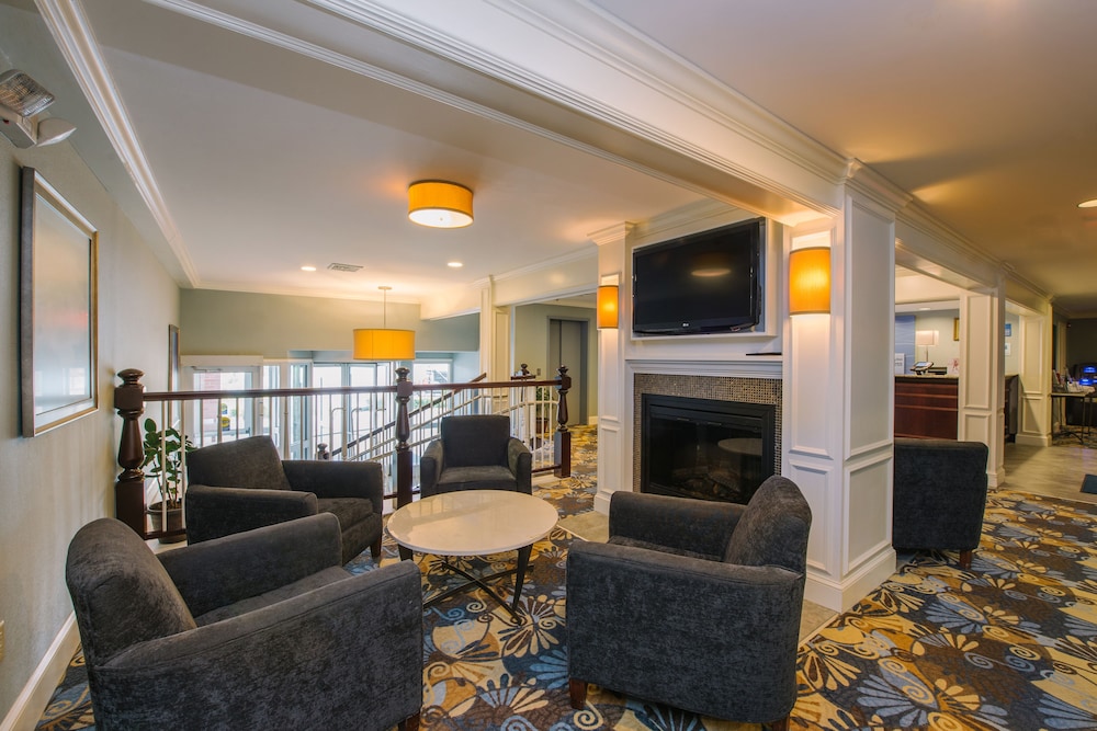 holiday inn express and suites merrimack by ihg