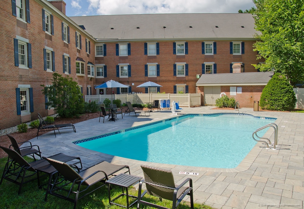 holiday inn express and suites merrimack by ihg