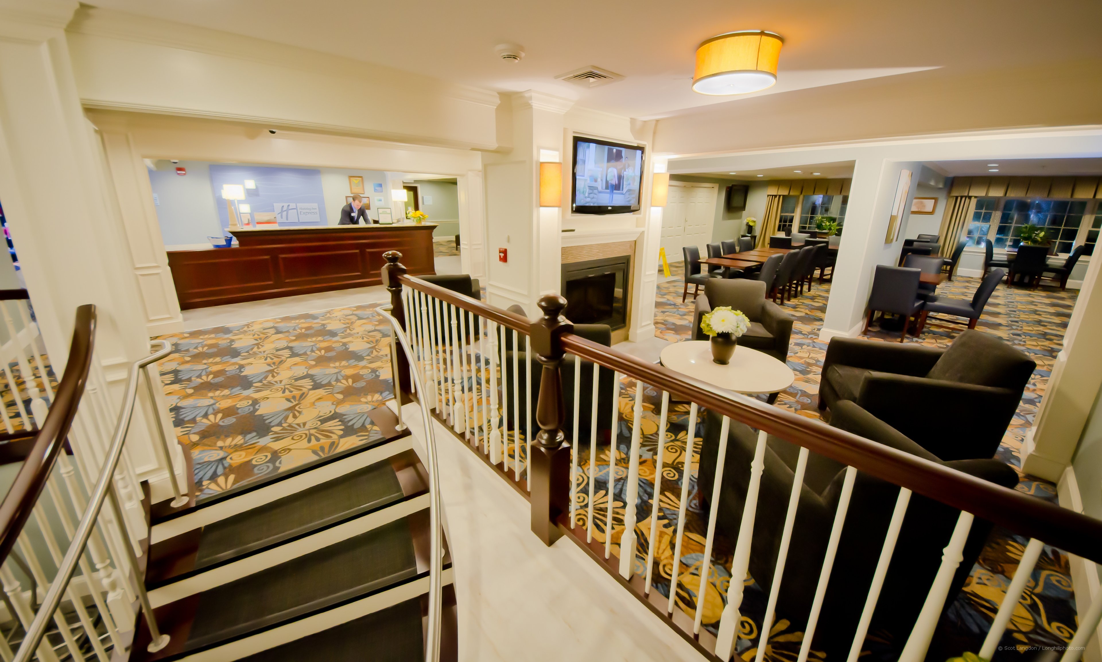 holiday inn express and suites merrimack by ihg