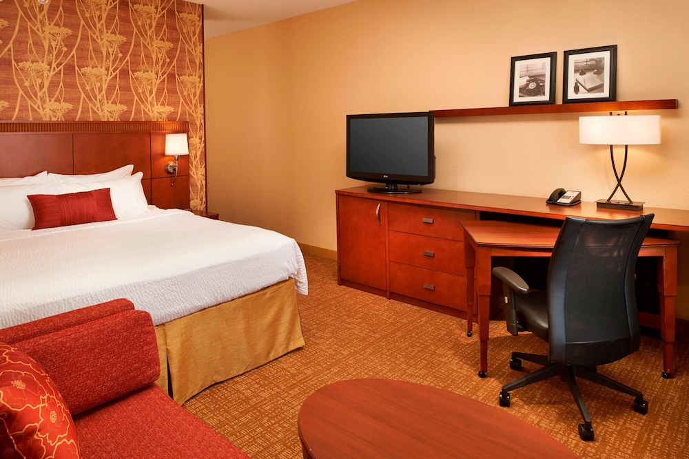 Courtyard By Marriott Toledo Airport Holland,Lucas County>>Holland,3 star