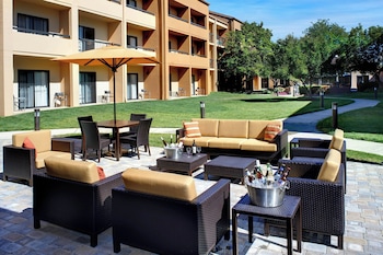 courtyard by marriott toledo airport holland