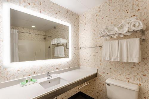 holiday inn philadelphia south swedesboro by ihg