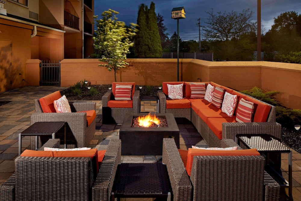 courtyard by marriott state college