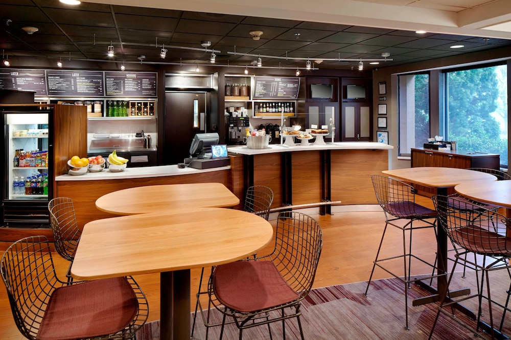 courtyard by marriott state college