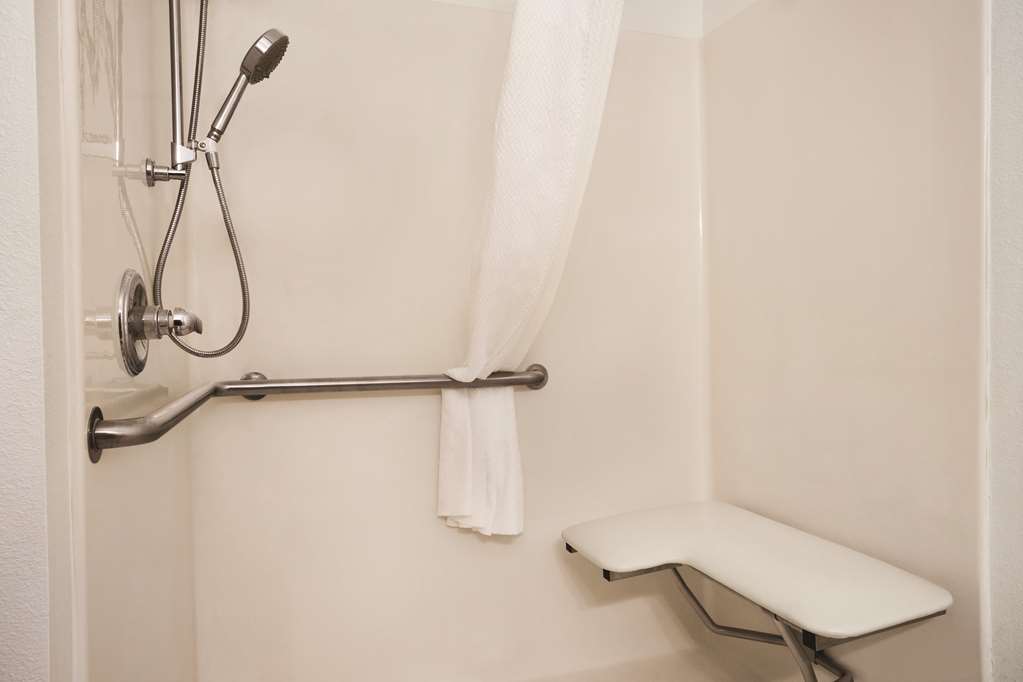 country inn and suites by radisson moline airport il