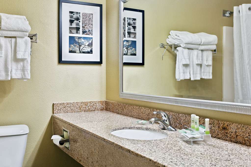 country inn and suites by radisson moline airport il