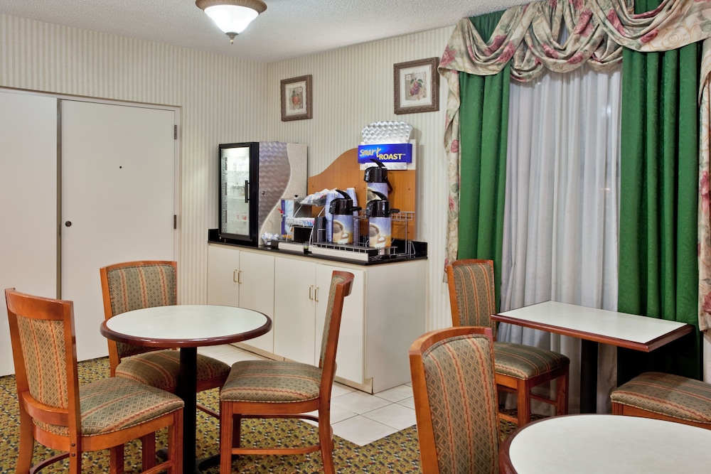 holiday inn express anderson by ihg