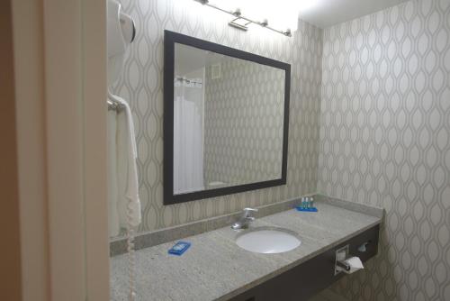 holiday inn express anderson by ihg