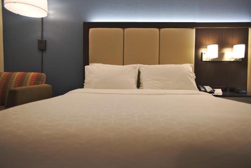 holiday inn express anderson by ihg